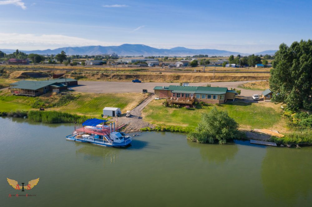 Drydock Bar and Grill: 175 Us Hwy 30, Burley, ID 83318